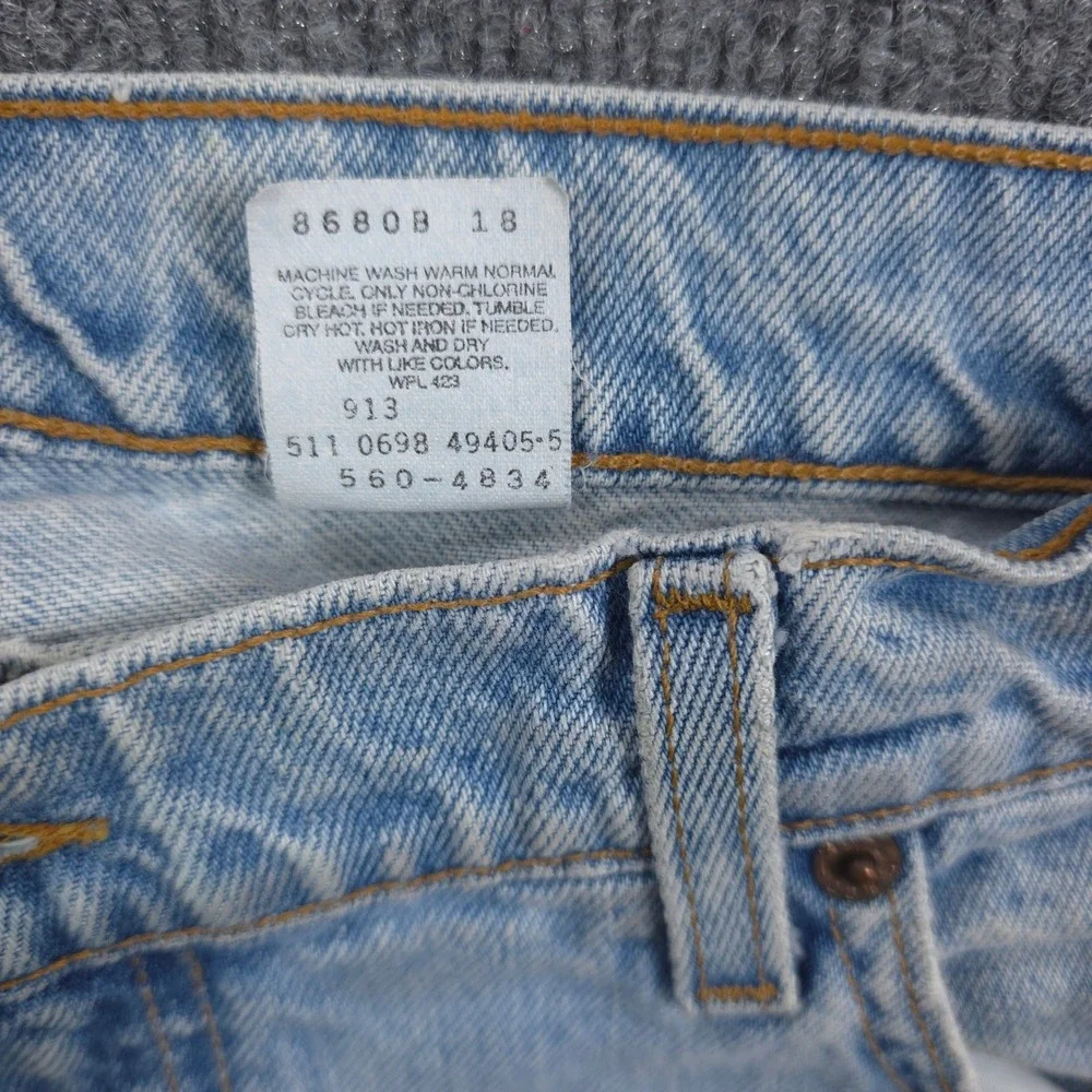 VINTAGE Levis 560 Loose Fit Tapered Leg Jeans Light Wash Blue Mens Denim 34x32